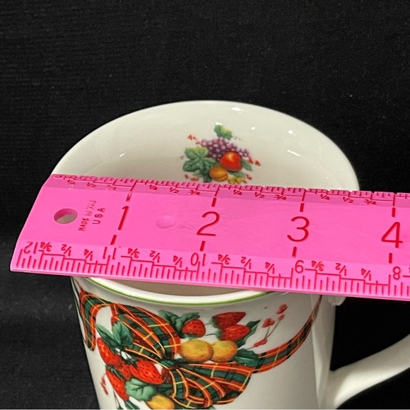William James Fine Stoneware Coffee Mug Christmas Fruit Garland Holiday - Picture 8 of 8